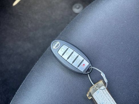 Used 2025 Nissan Altima 2.5 SV FWD image 17