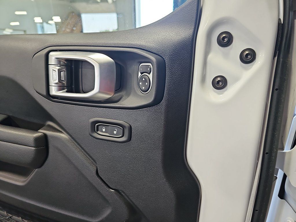 Used 2022 Jeep Wrangler Unlimited Sport AWD/4WD image 27