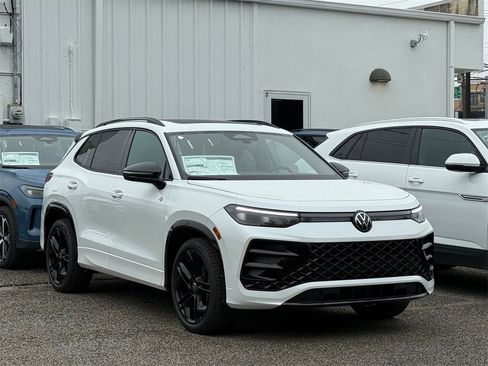 New 2026 Volkswagen Tiguan SE R-Line image 10