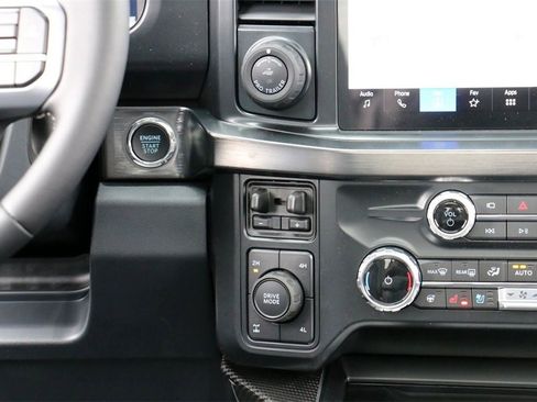 New 2026 Ford F250 Lariat w/ Black Appearance Package image 34