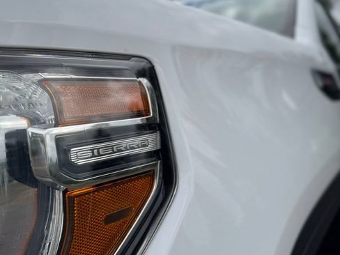 Used 2022 GMC Sierra 1500 AT4 w/ AT4 Premium Package AWD/4WD image 46