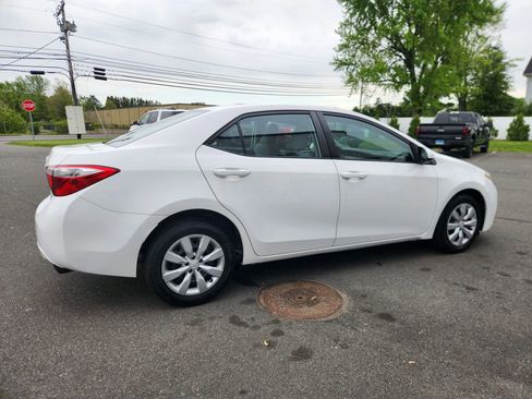 Used 2014 Toyota Corolla LE FWD image 16