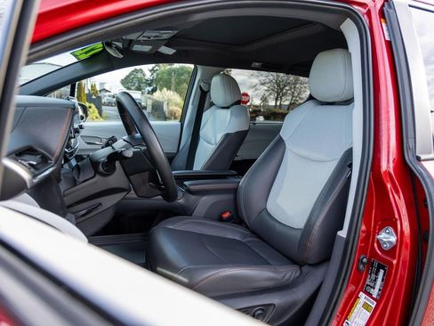 Used 2022 Toyota Sienna XSE FWD image 7