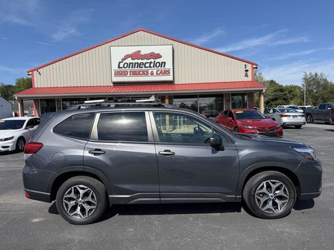 Used 2021 Subaru Forester Premium AWD/4WD image 3