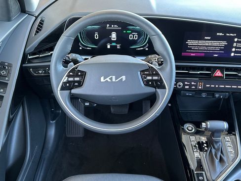 New 2026 Kia Niro FWD image 14