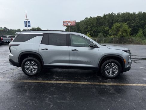 New 2026 Chevrolet Traverse LT w/ Driver Confidence Package image 2