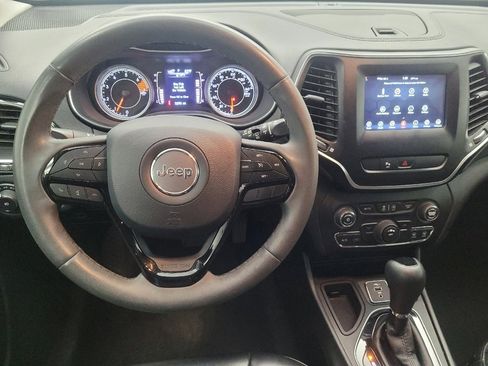 Used 2020 Jeep Cherokee Latitude Plus image 22