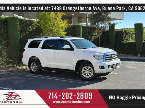 Used 2011 Toyota Sequoia SR5 RWD image 2