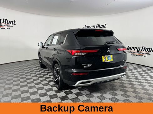 Used 2024 Mitsubishi Outlander SE image 8
