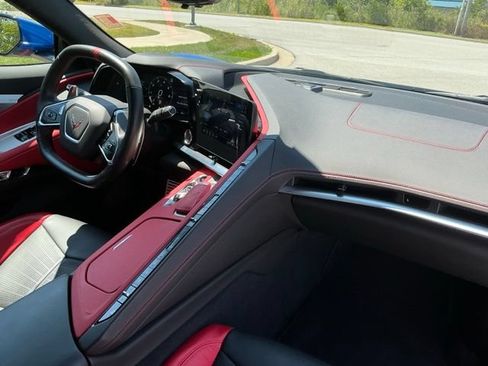 Used 2022 Chevrolet Corvette Stingray Preferred Cpe w/ Z51 Performance Package RWD image 21