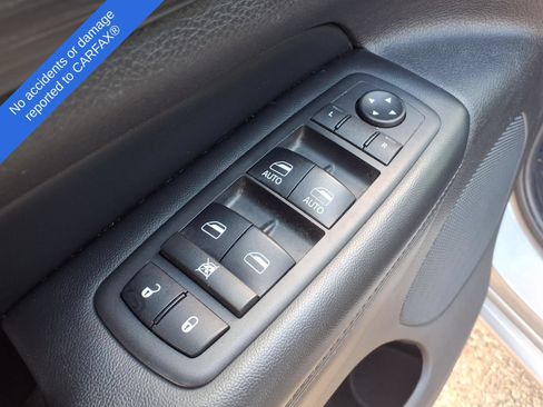 Used 2019 Jeep Grand Cherokee Altitude AWD/4WD image 15