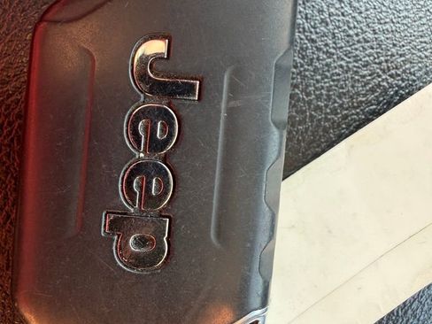 Used 2022 Jeep Gladiator Sport AWD/4WD image 39