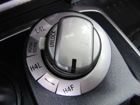 Used 2015 Toyota 4Runner Limited AWD/4WD image 39