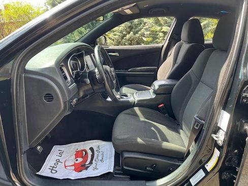 Used 2017 Dodge Charger R/T RWD image 7