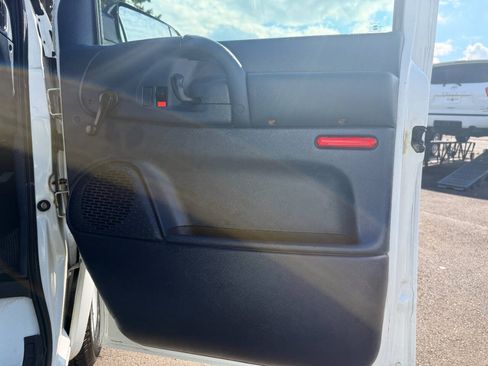 Used 2000 GMC Safari RWD image 26
