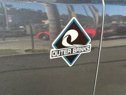 Used 2023 Ford Bronco Outer Banks image 9