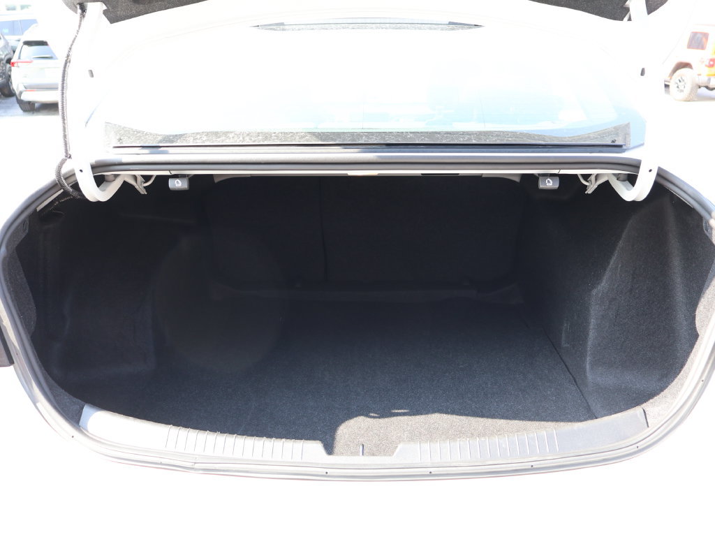 Used 2024 Chevrolet Malibu LT FWD image 14