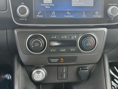 Used 2025 Nissan Leaf S FWD image 23