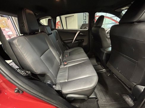 Used 2016 Toyota RAV4 SE image 45