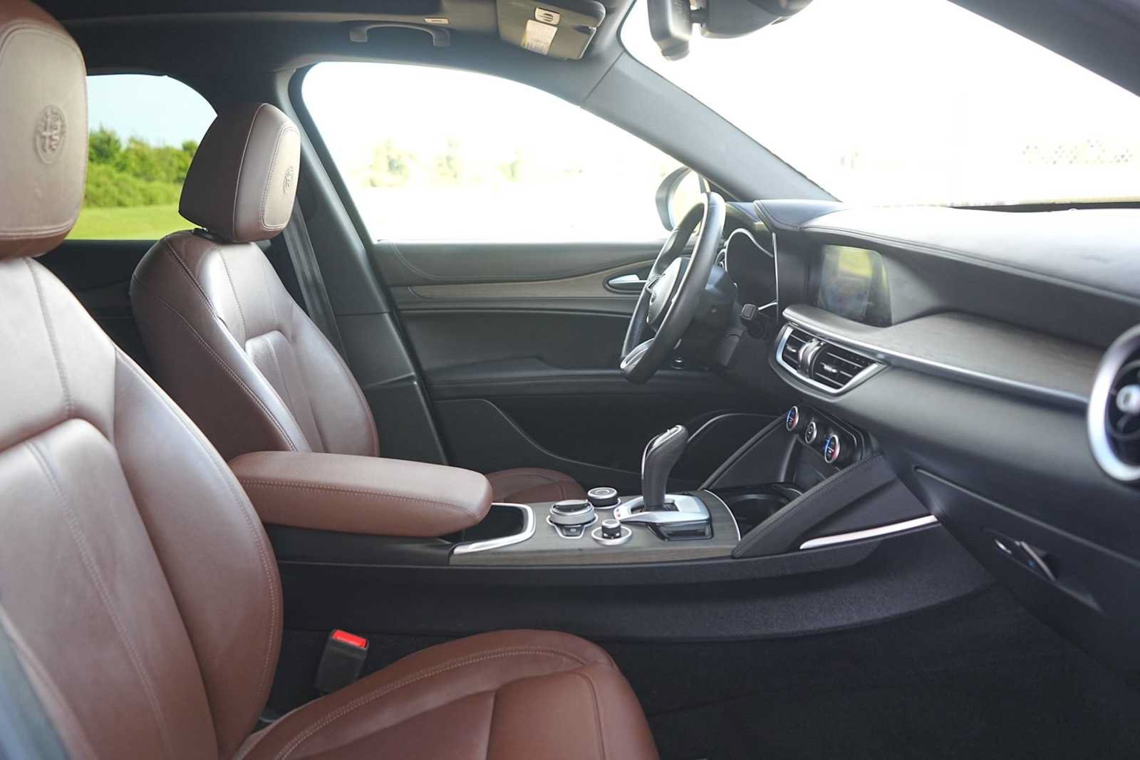 Used 2022 Alfa Romeo Stelvio Ti AWD/4WD image 15