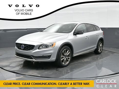 Used 2017 Volvo V60 T5 Cross Country w/ Convenience Package image 7