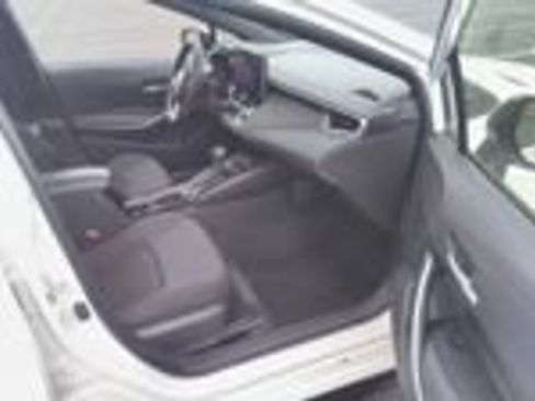 Used 2024 Toyota Corolla SE w/ SE Premium Package image 4