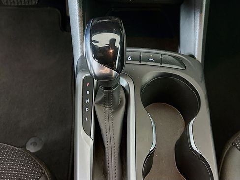 Used 2025 Buick Envista Preferred image 23