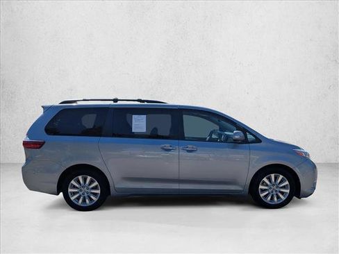 Used 2015 Toyota Sienna Limited image 4
