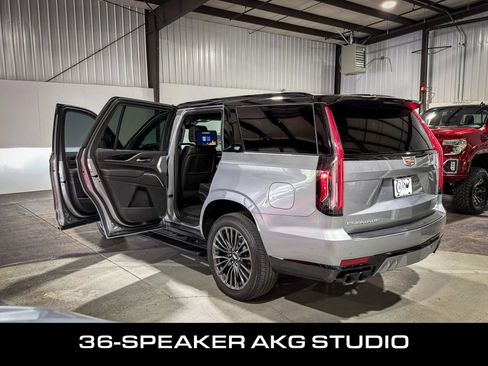 Used 2024 Cadillac Escalade V AWD/4WD image 38
