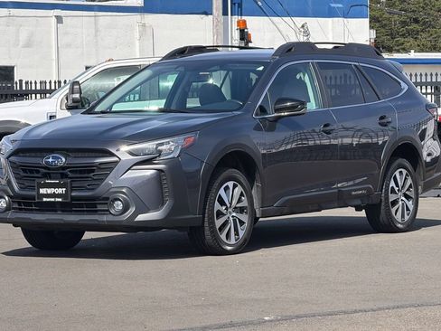 Used 2023 Subaru Outback Premium AWD/4WD image 7