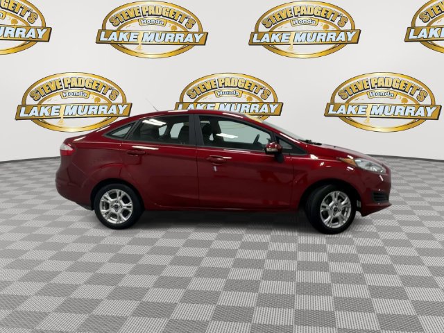 Used 2015 Ford Fiesta SE w/ Comfort Package FWD image 5