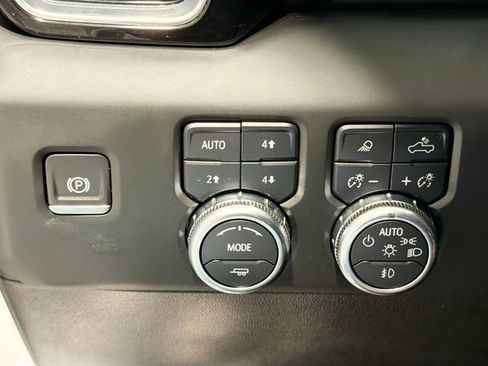 Certified 2024 GMC Sierra 2500 Denali Ultimate w/ Max Trailering Package image 10