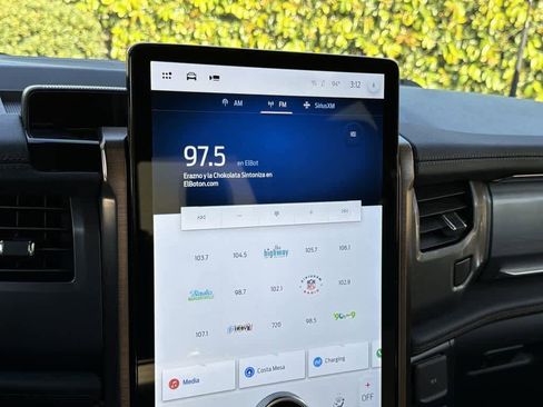 Used 2022 Ford F150 Lightning Lariat image 18