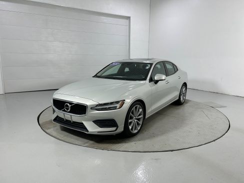 Used 2020 Volvo S60 T6 Momentum AWD/4WD image 18