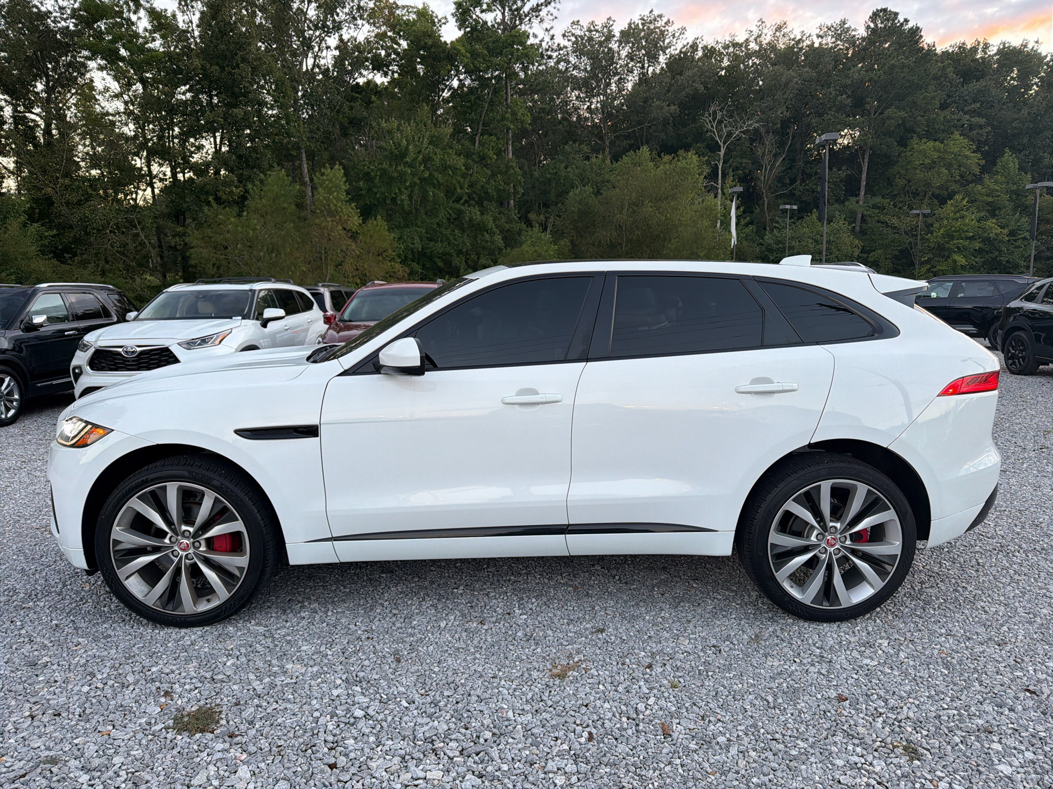 Used 2017 Jaguar F-PACE S AWD/4WD image 10