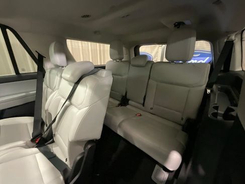 Used 2025 Ford Expedition Max Platinum AWD/4WD image 13
