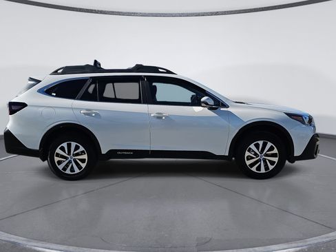 Used 2020 Subaru Outback Premium image 2
