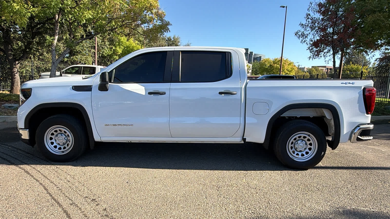 Used 2023 GMC Sierra 1500 Pro AWD/4WD image 8