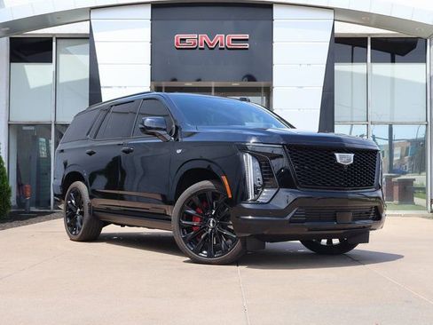 Used 2025 Cadillac Escalade Sport Platinum w/ LPO, ONYX Package AWD/4WD image 1
