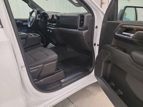 Used 2024 GMC Sierra 1500 SLE image 7