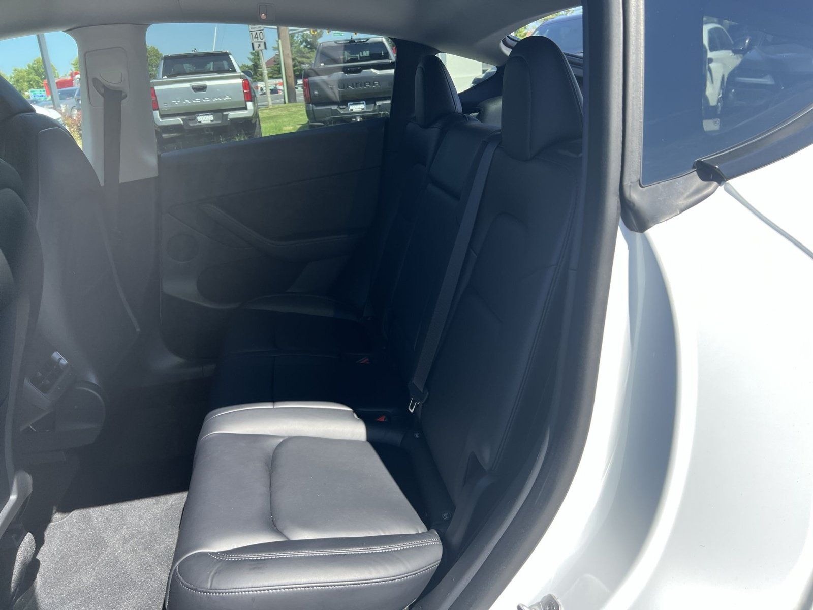 Used 2021 Tesla Model Y Long Range AWD/4WD image 25