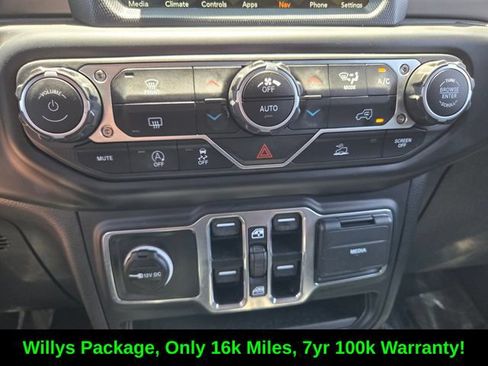 Used 2023 Jeep Gladiator Sport AWD/4WD image 26