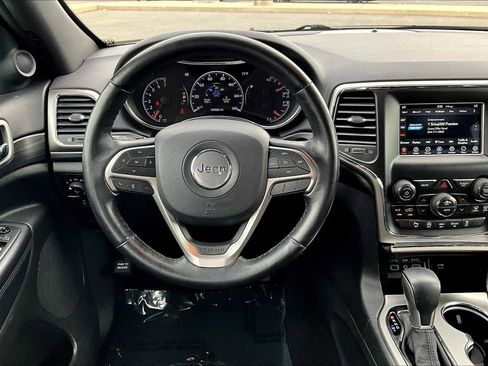 Used 2019 Jeep Grand Cherokee Laredo w/ Security & Convenience Group image 5