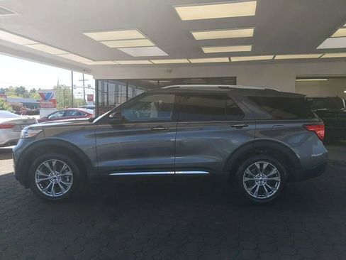 Used 2022 Ford Explorer Limited w/ Equipment Group 301A AWD/4WD image 11