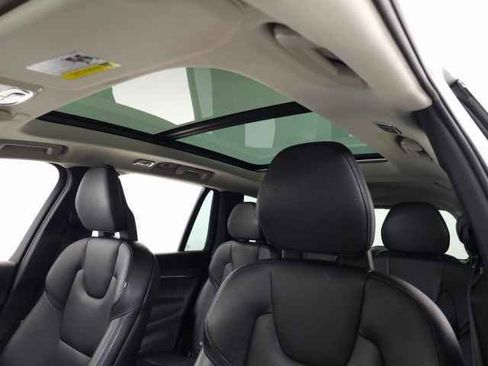 Used 2020 Volvo XC90 T6 Momentum w/ Protection Package Premier image 15