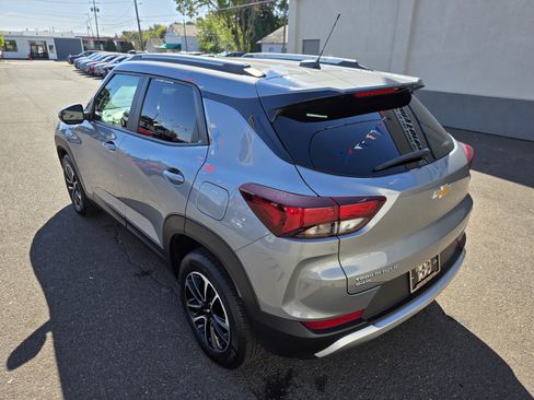 Used 2025 Chevrolet TrailBlazer LT image 30