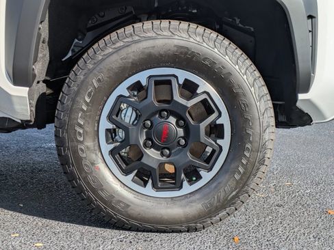 New 2025 Toyota Tacoma TRD Off-Road image 11