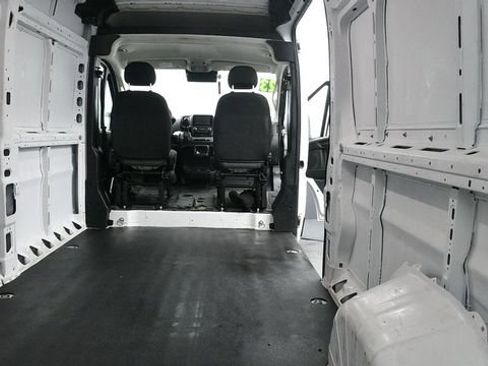 Used 2023 RAM ProMaster 2500 FWD image 12