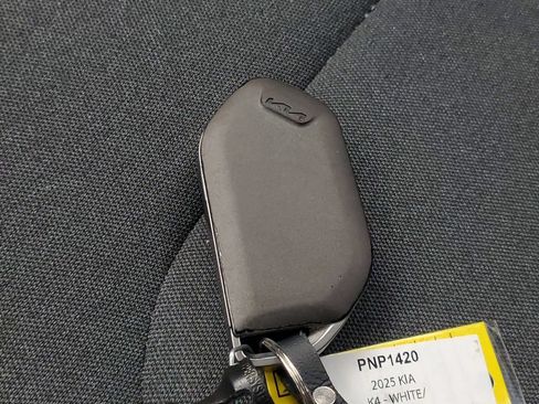 Used 2025 Kia K4 FWD image 26