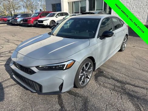 Used 2025 Honda Civic Sport Touring image 1